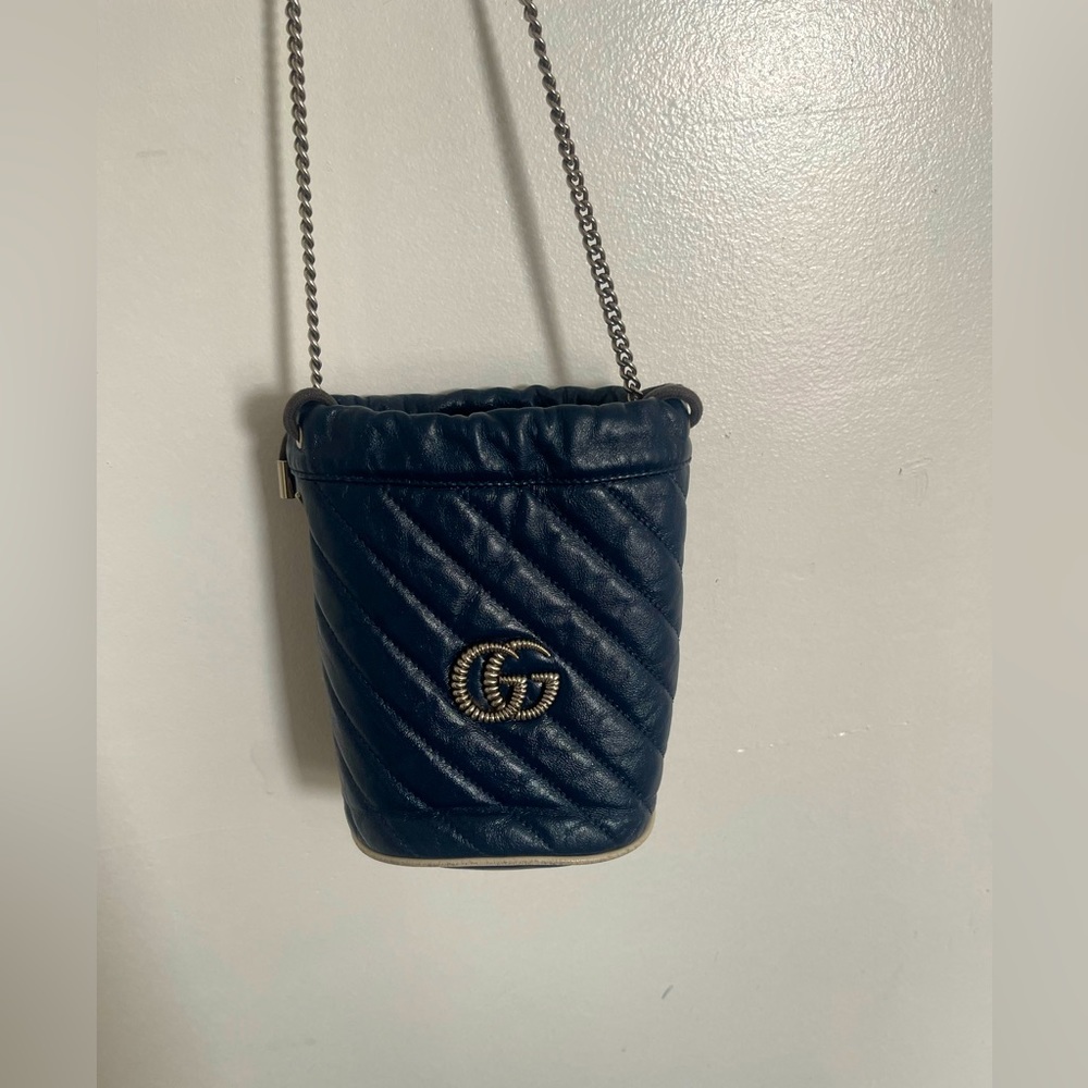 Gucci GG Marmont Bucket Bag Diagonal Quilted Leather Mini